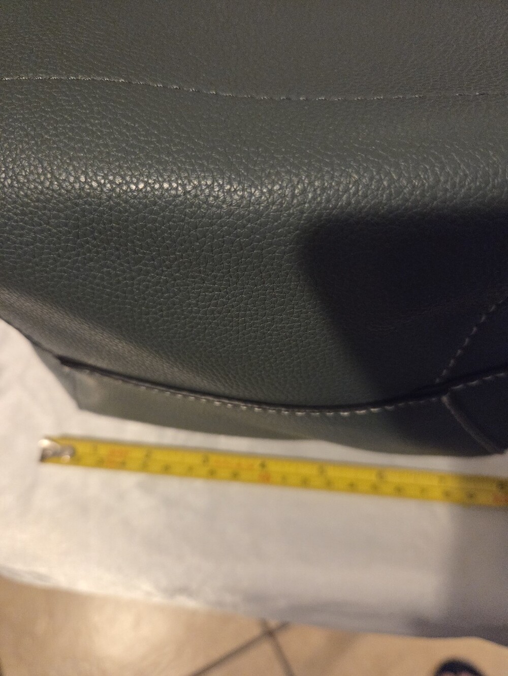 CHLOE BERTOLLI Elegant Green and Tan Leather Bucket Women's Handbag - Picture 7 of 7